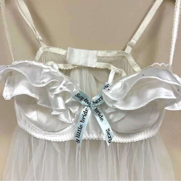 - Victoria Secret vintage bridal nightie with sash. Size Sm - Picture 2 of 5